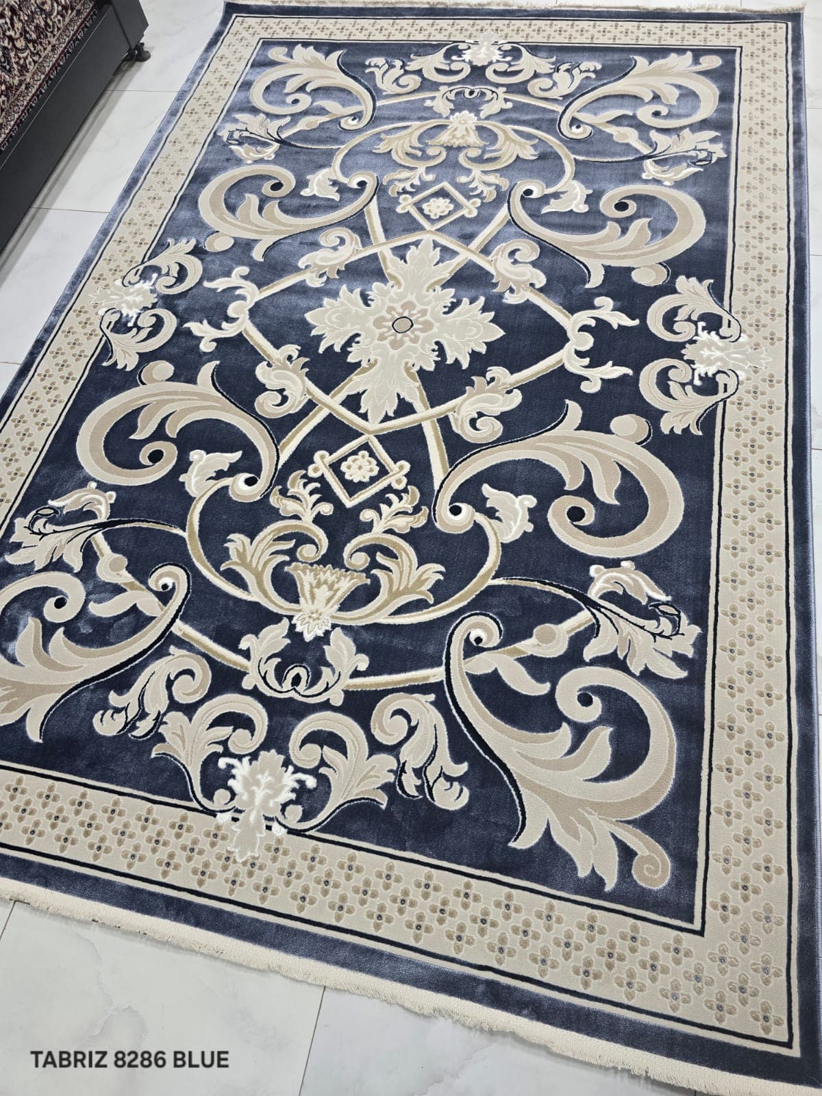 تركيب سجاد في مدخل فندق فاخر