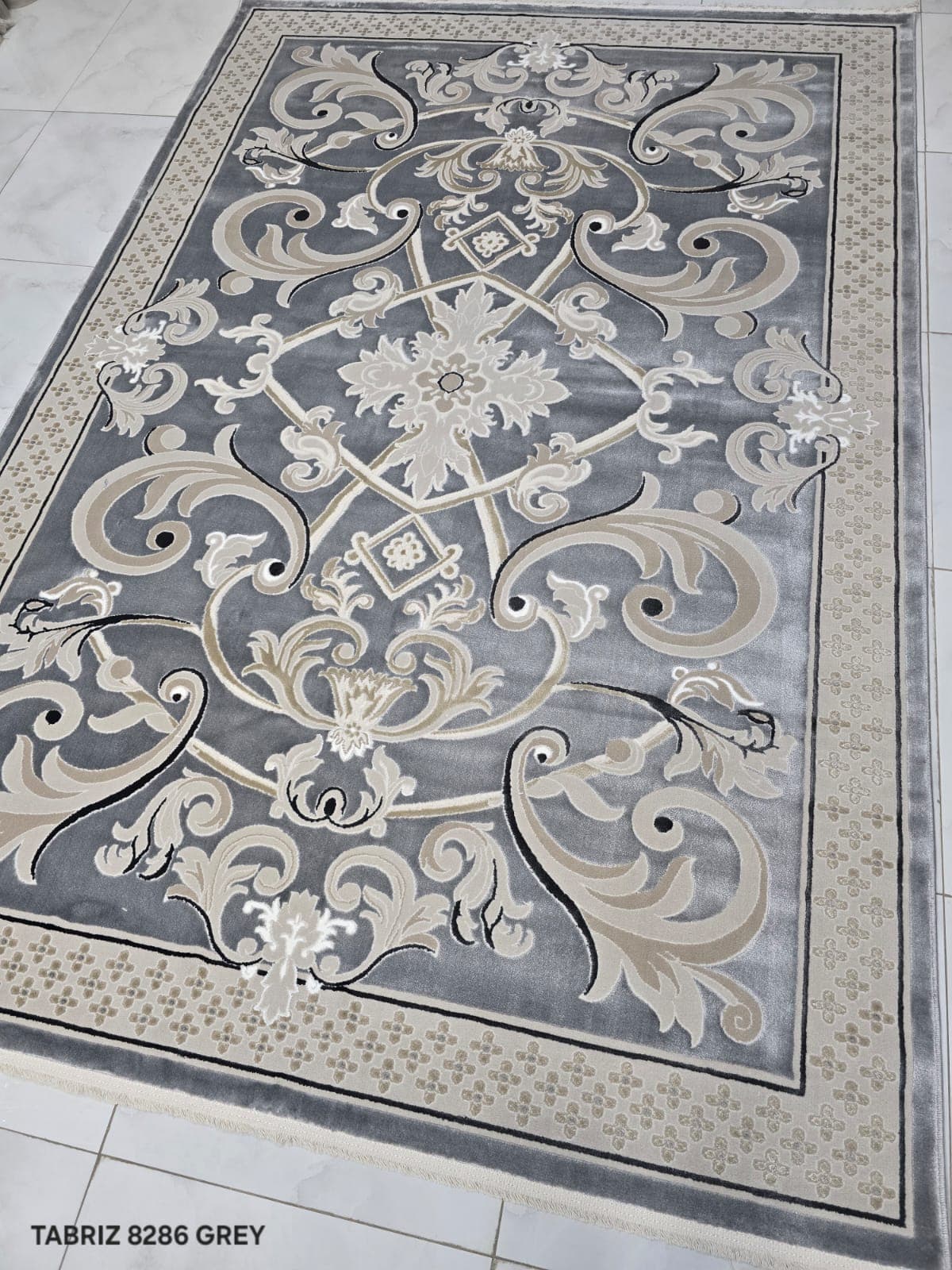 تركيب سجاد سميك لعزل الصوت والحرارة