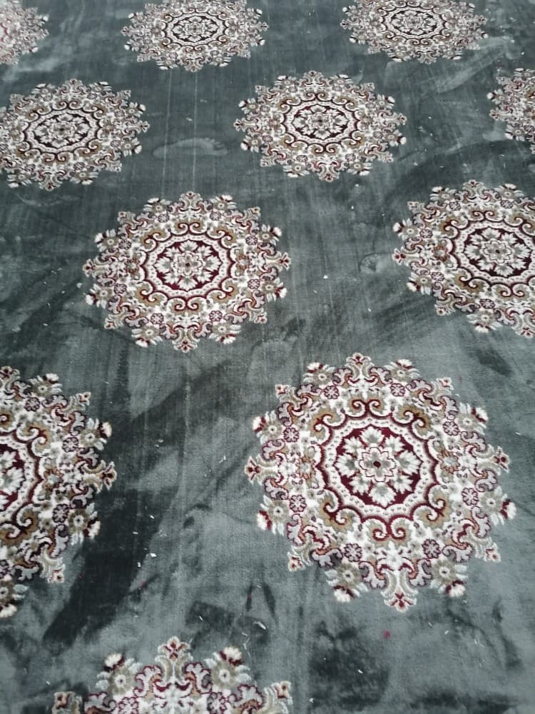 تركيب موكيت في ممر فندق فاخر