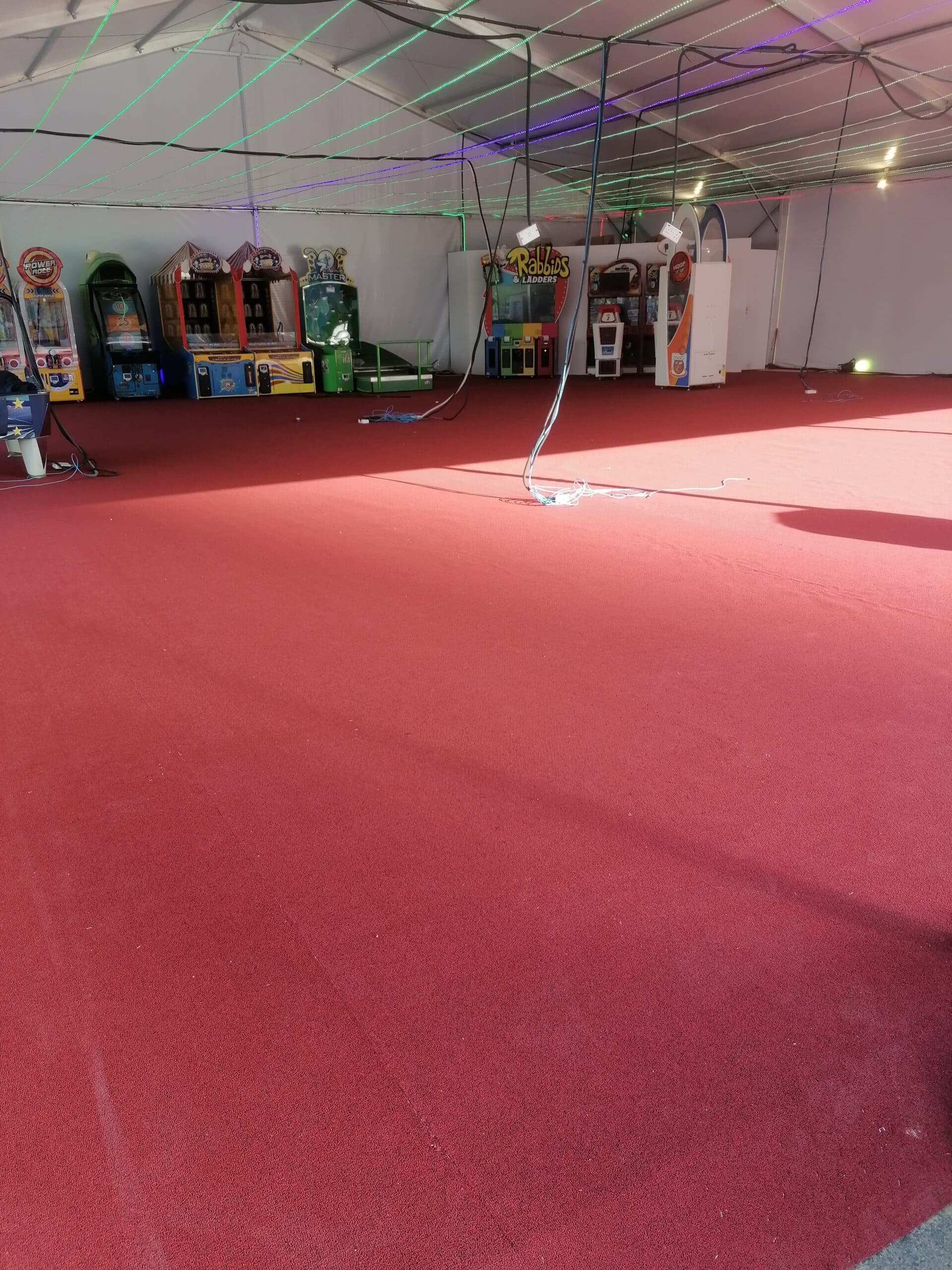 موكيت سميك عازل للصوت في مكتب